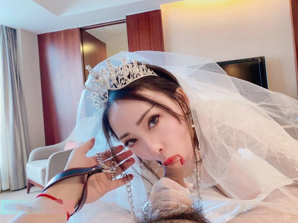 肥臀母狗兔兔VIP群合集1309P/81V/4.45G