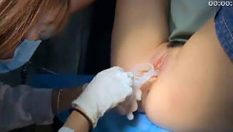 【医院流出】带女友来看妇科❤️小哥哥录下医生给她女友取白带化验全过程【23M】